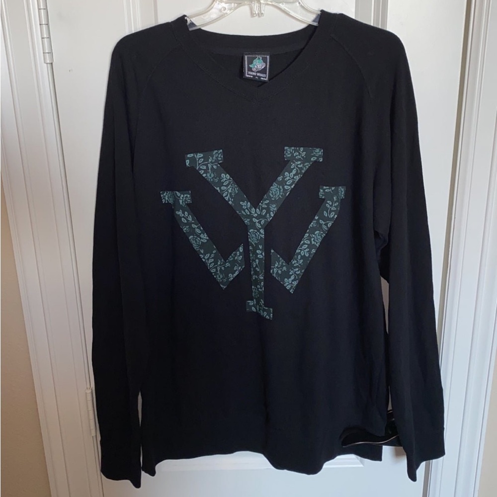 Young Whales Brand Sweatshirt size XL Victor Cruz New York Giants Retired Brand